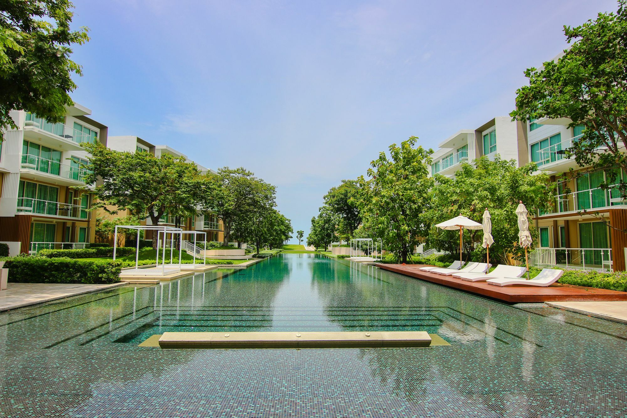 Huahin Luxury Beachfront Condo By Ml Exterior photo