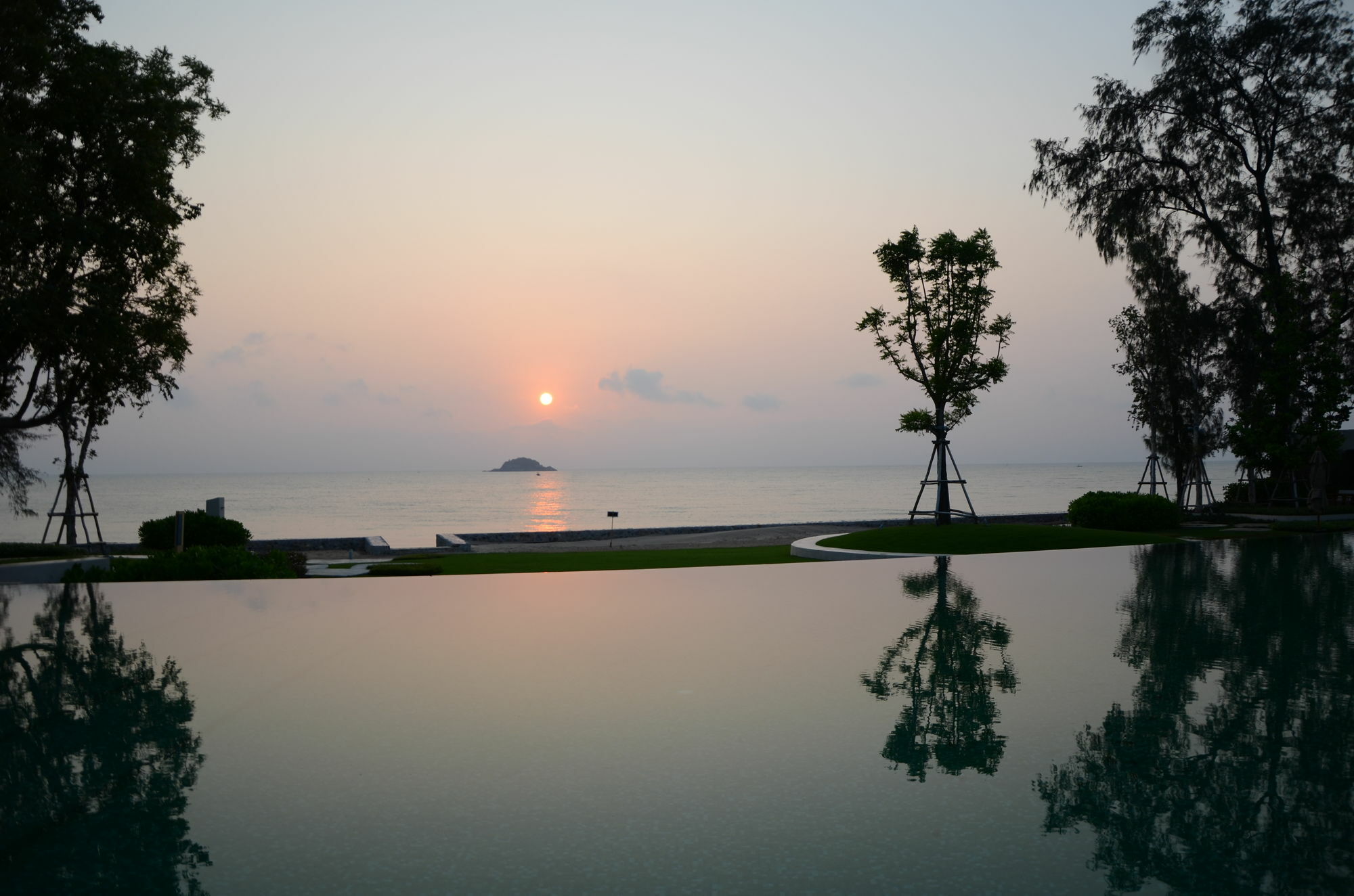 Huahin Luxury Beachfront Condo By Ml Exterior photo