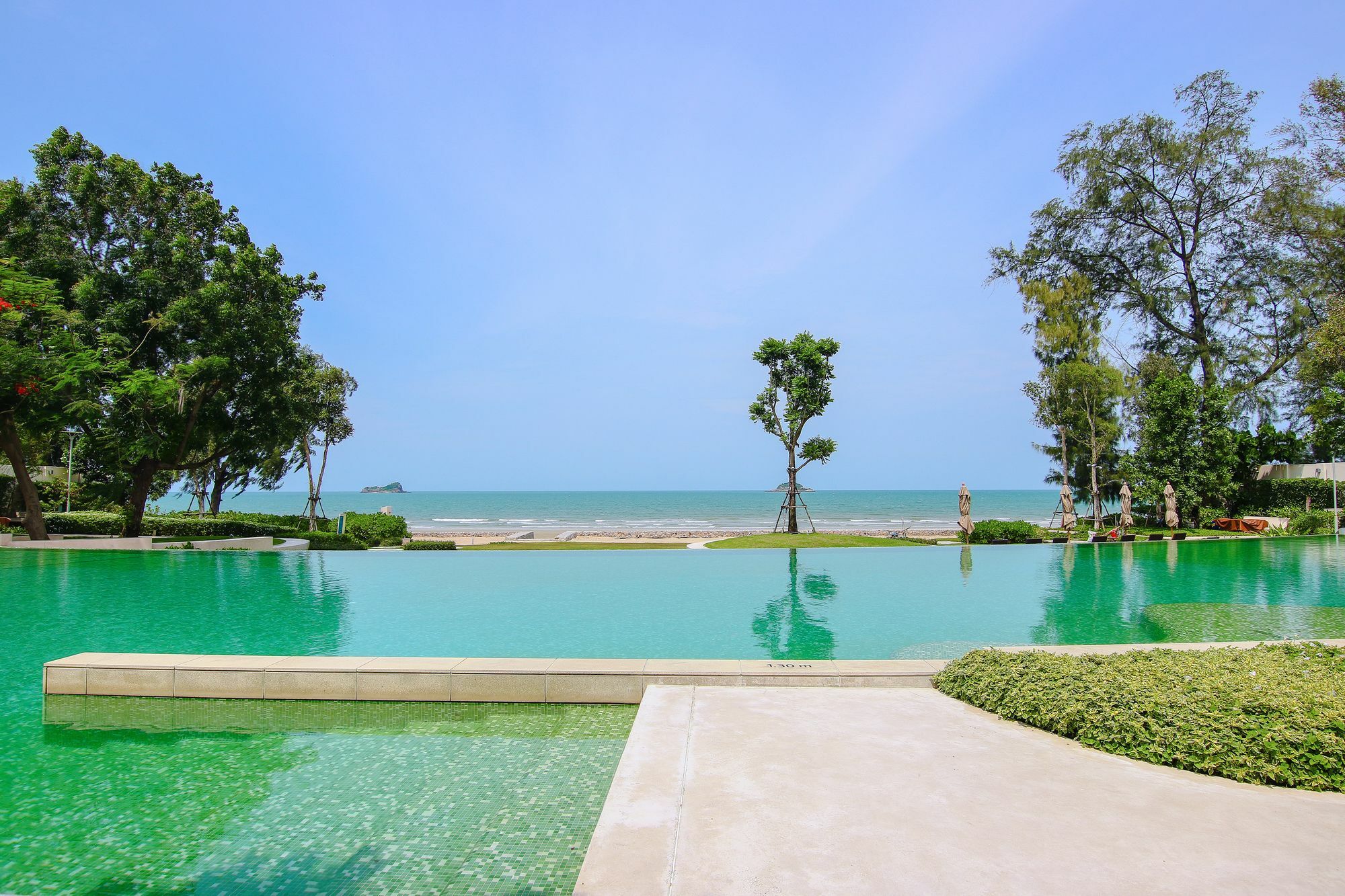 Huahin Luxury Beachfront Condo By Ml Exterior photo